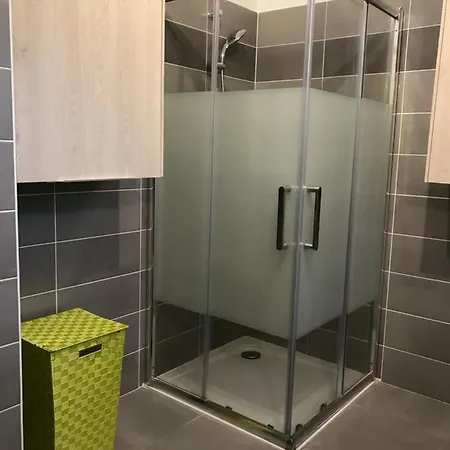 T1 Rdc Avec Grand Jardin Apartman *